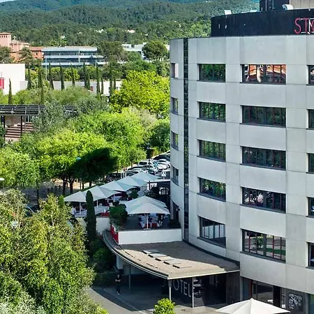 El Sant Cugat, 4 Estrellas Superior 圣库加特德尔瓦勒斯